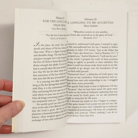 Gentle Spirit: Devotional Selections for Today's Christian Woman by Clayton - Picture 4 of 6